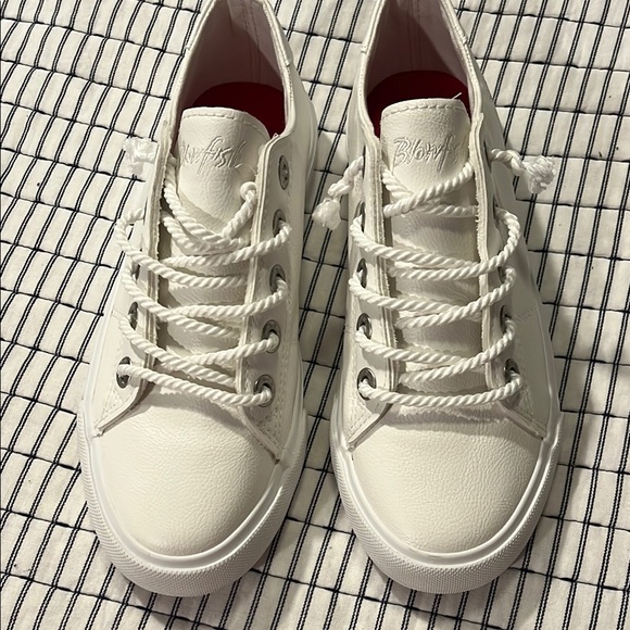 Blowfish Shoes - Blowfish White Faux Leather Sneakers Classic Low-Top